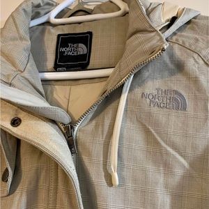 Sold—-> The North Face got you covered - Beige Coat to keep you warm